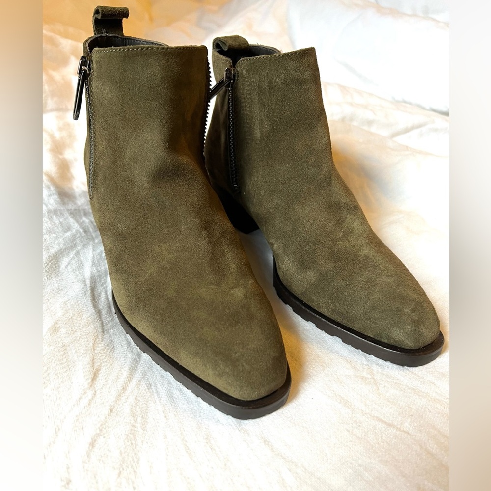 NEW AQUATALIA FANTINA OLIVE GREEN SUEDE ANKLE BOOTIE. - Picture 2 of 11